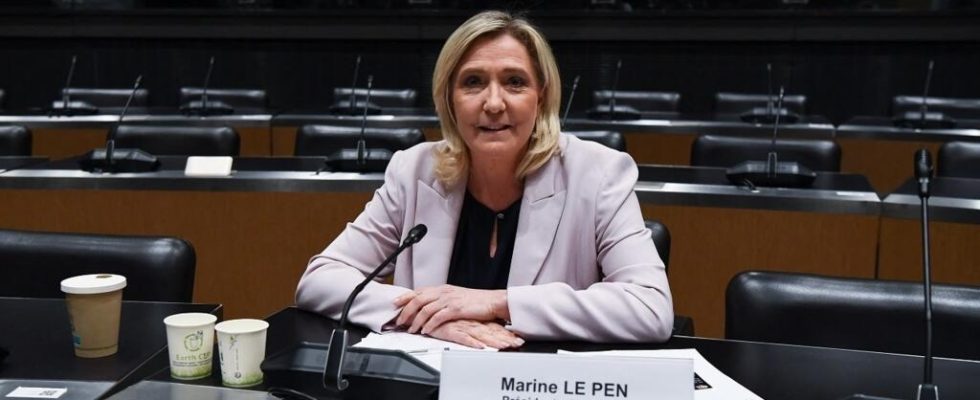 in the National Assembly Marine Le Pen denies any submission