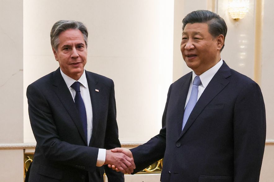 US Secretary of State Antony Blinken (L) and Chinese President Xi Jinping meet in Beijing on June 19, 2023.