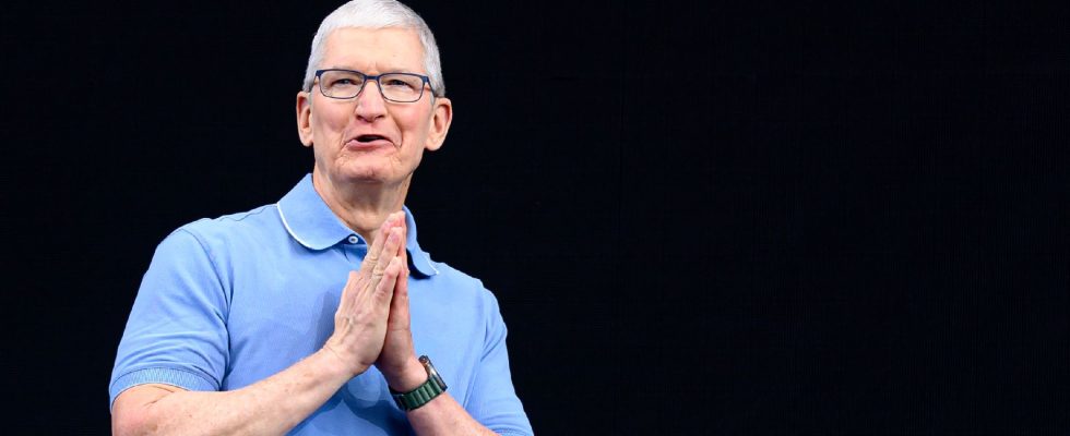 Apple Tim Cook the strategic shift