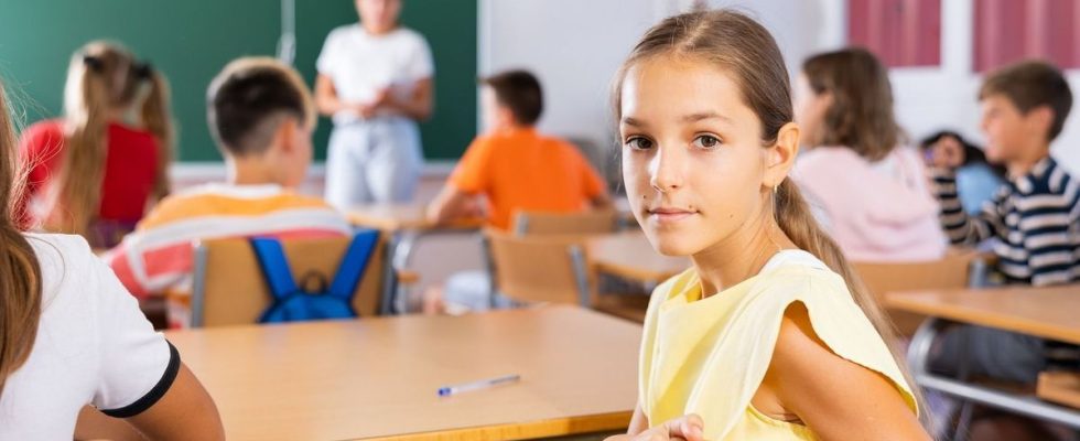 Asbestos many schools in France would still be affected by