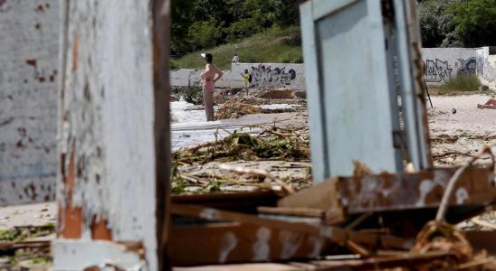 Beaches are closed after the dam collapse