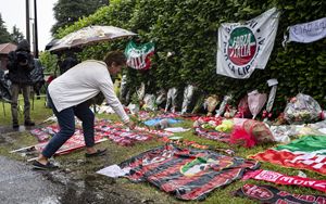 Berlusconi the tribute to Villa San Martino continues Melons in