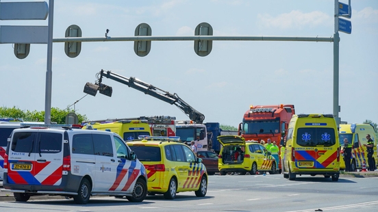 Bystanders help free man after Loenersloot accident These people deserve