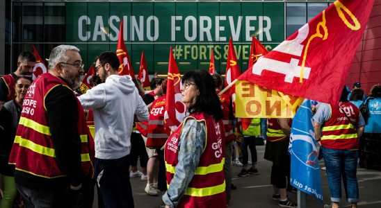 Casino a historic tumble on the stock market