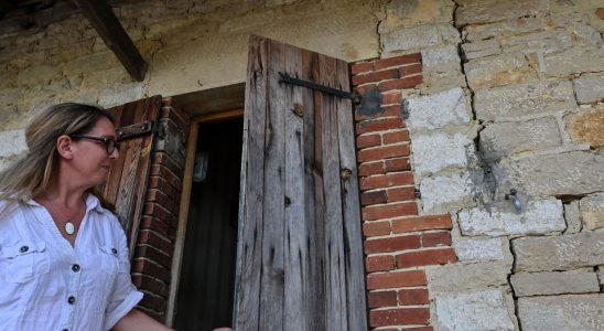 Cracked houses the Way of the Cross for drought victims