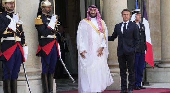 Crisis in Lebanon politicians await the result of Franco Saudi contacts