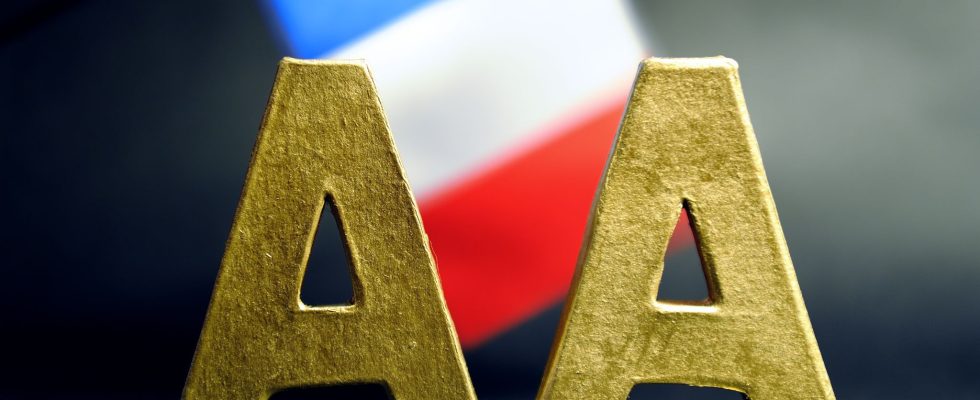 Debt Standard Poors maintains Frances rating at AA