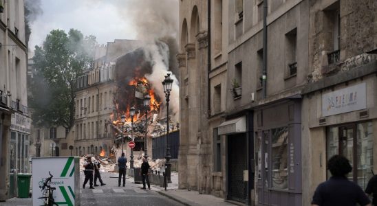 Fire in Paris at least four seriously injured in the