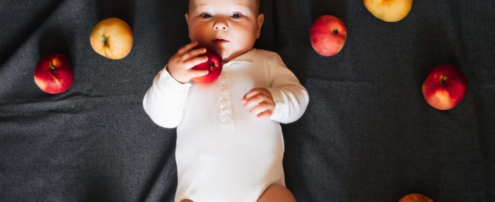 Fruit names for babies high as 3 apples