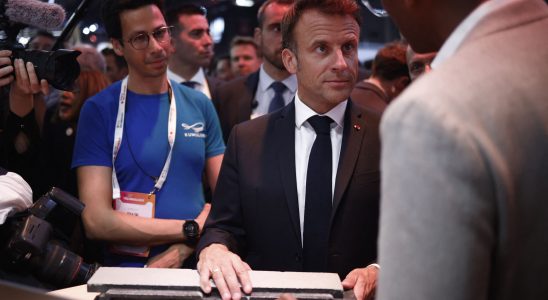 IA Macron announces an additional 500 million euros to support