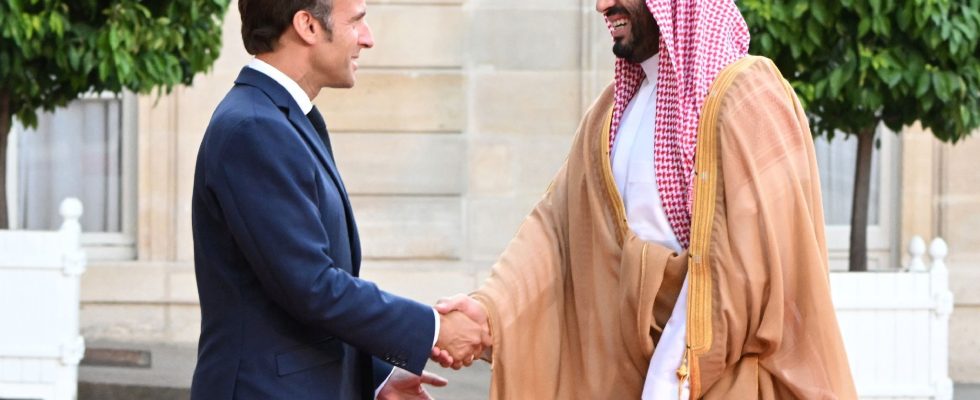 MBS Macron what is the crown prince of Saudi Arabia doing