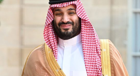 MBS visiting France from purgatory to Parisian palaces