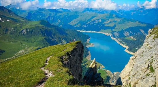 Mountain biking hiking gastronomy Le Beaufortain a preserved natural setting