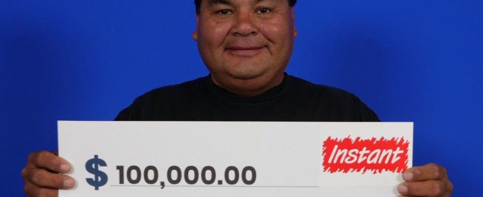 Ohsweken man wins 100000 on lottery ticket