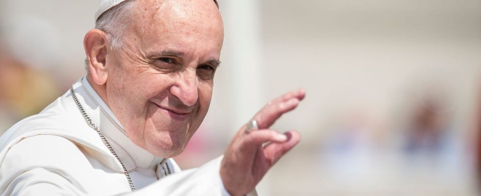 Pope Francis to undergo emergency surgery for strangulated hernia