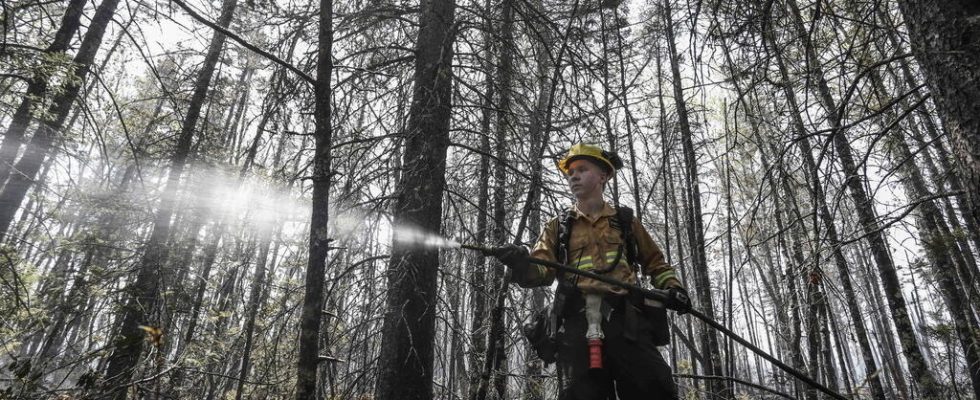 Quebec in a critical situation thousands of evacuees