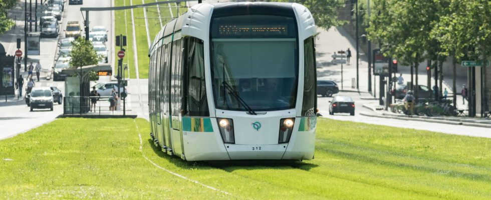 RATP traffic closure of bus and tram lines from 9