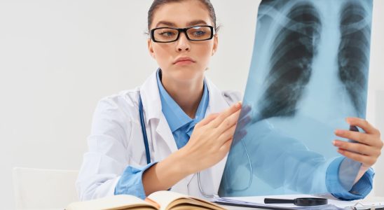 Radiologist role when to consult him