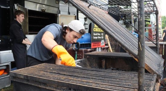 Sarnia Ribfest fires up after soggy night in Centennial Park