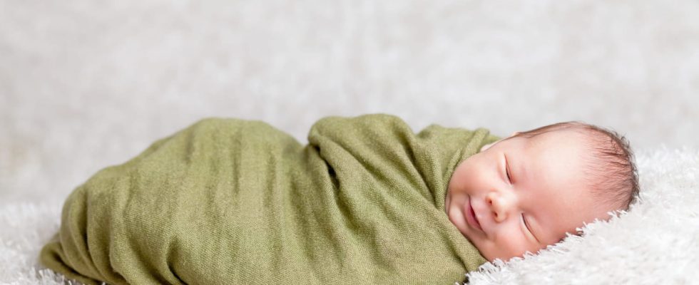 Swaddling an effective technique to soothe baby