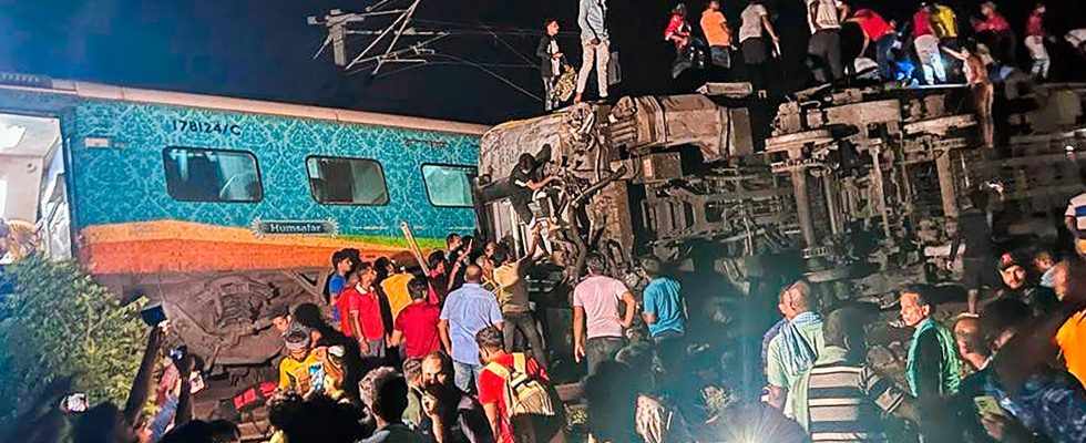 The death toll rises after the train accident in India