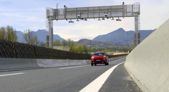 This bridge with cameras is spreading across French motorways and