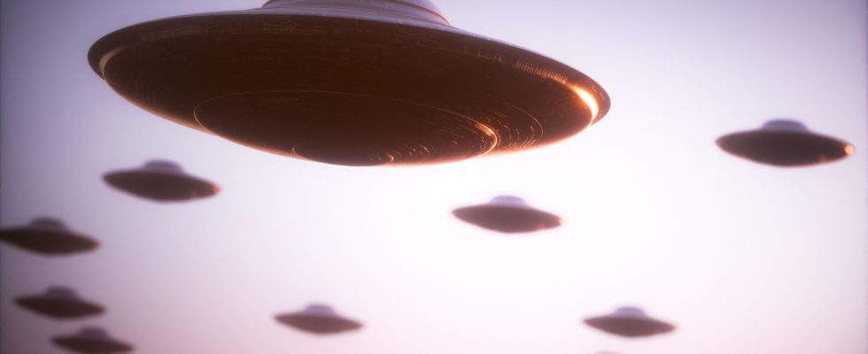 UFOs aliens and conspiracy theories the origins of a media