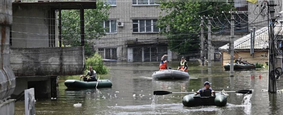 Ukraine Water begins to drop in Kherson Zaporizhia power plant