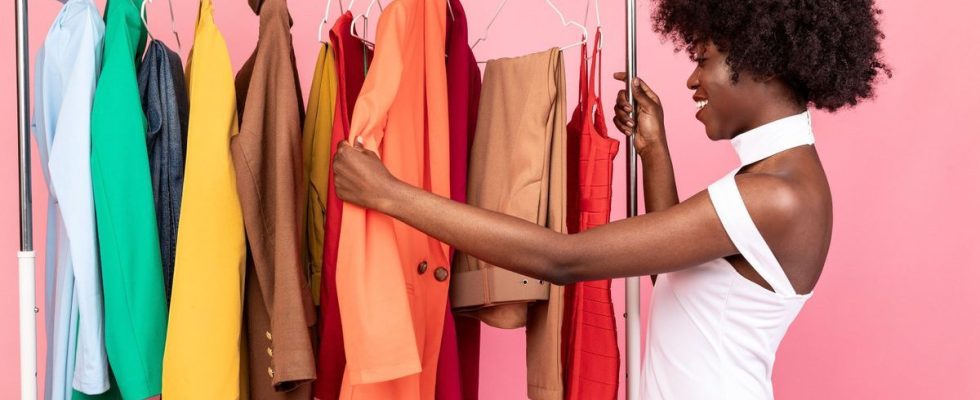 What colors to wear to better withstand the heat