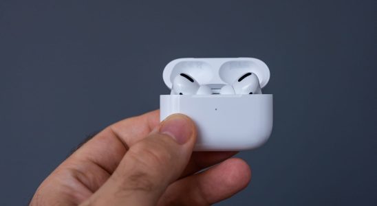 You Are Surely Unaware of This Hidden AirPods Feature When