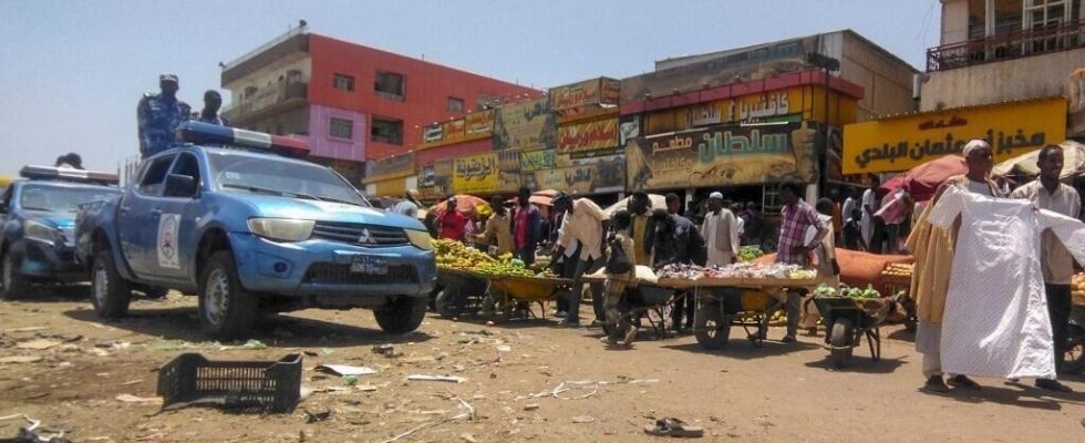 fierce fighting in Khartoum the two enemy generals speak out