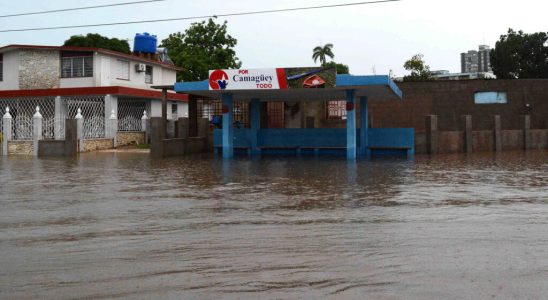 six dead and thousands evacuated after heavy rains