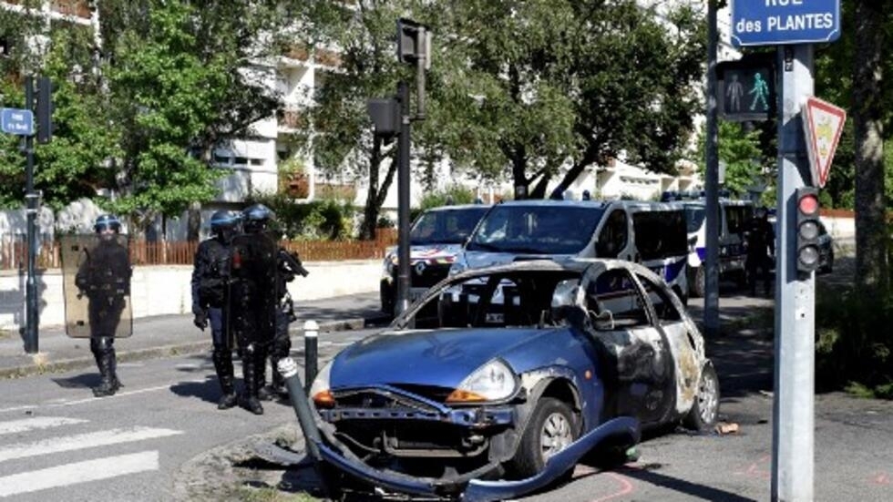 The death of the young man killed by a policeman in Nantes provoked urban violence.