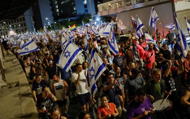 1690672215 Protests in Israel continue Hundreds of thousands of people took