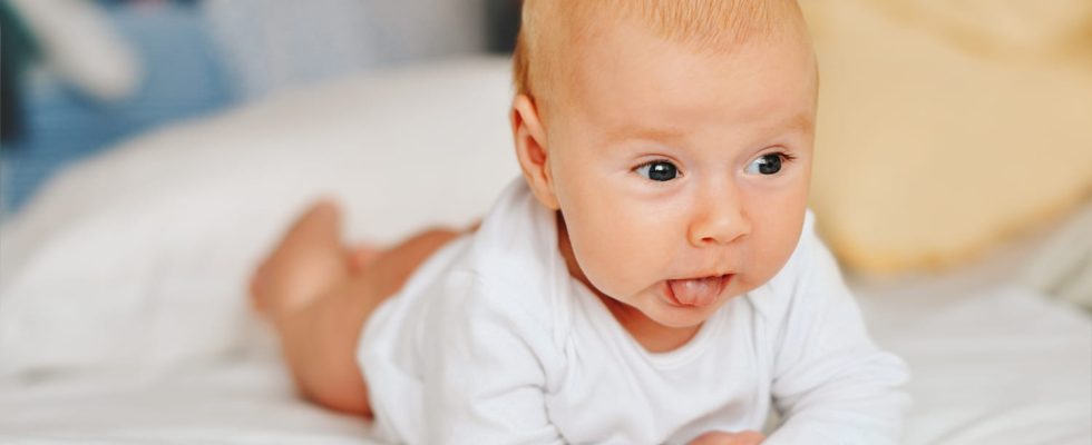 Baby has a white tongue possible causes