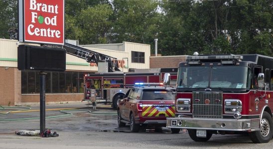 Brantford firefighters respond to two early morning fires Saturday