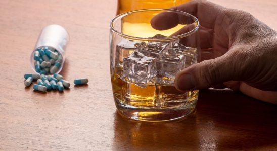 Can you drink alcohol while on antibiotics What risks