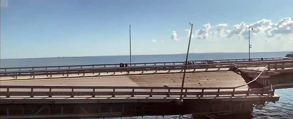 Crimean bridge attacked why is it highly strategic for Russia