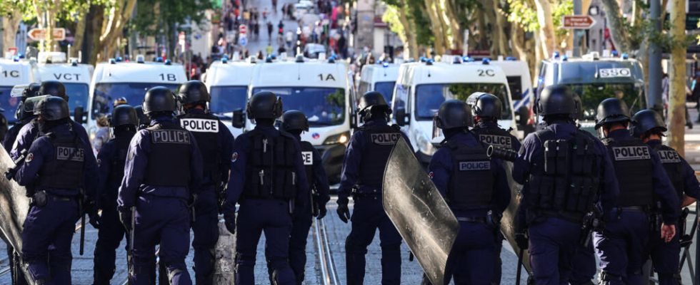 Detention of a police officer in France indignation after the