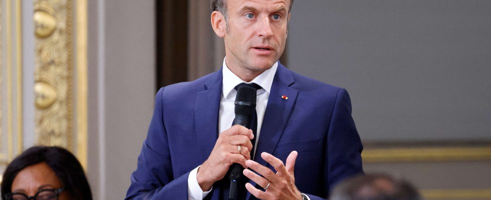 Emmanuel Macron the unpredictable in the secret of his decisions