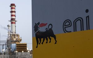 Eni alza guidance 2023 per il gas e Plenitude Descalzi