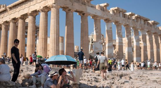 Extreme heat closes the Acropolis