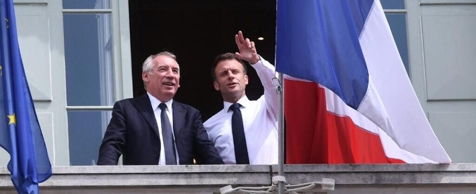 France Emmanuel Macron and Elisabeth Borne occupy the field to