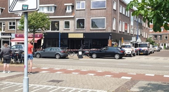 Heavily armed agents raid the furniture store on Amsterdamsestraatweg Utrecht