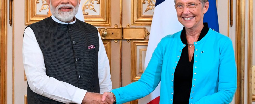 India buys French warplanes and submarines