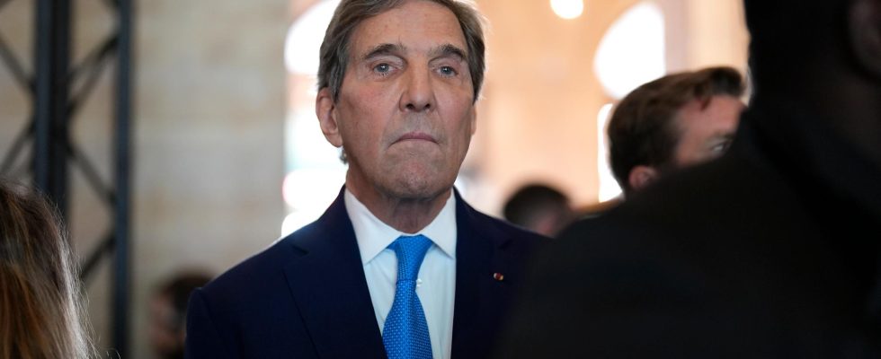 Kerry to China for new climate talks