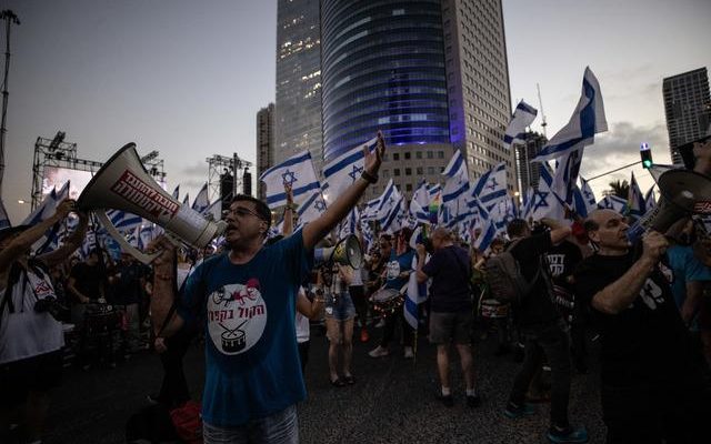 Last minute Law that caused protests in Israel approved