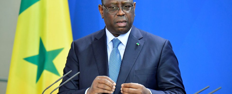 Macky Sall renounces a new mandate burning of the Koran