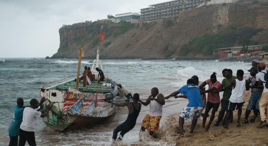 Migrant boat capsized off Senegal