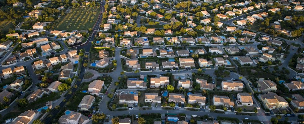 Peri urban territories this France always and still forgotten